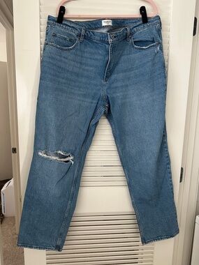 Abercrombie & Fitch Light Blue Straight Jeans with Knee Rip